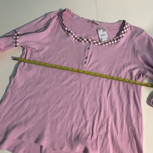 🟡2/$15⭐️Women 2x long sleeve shirt by Suzanne Betro - Picture 3 of 9